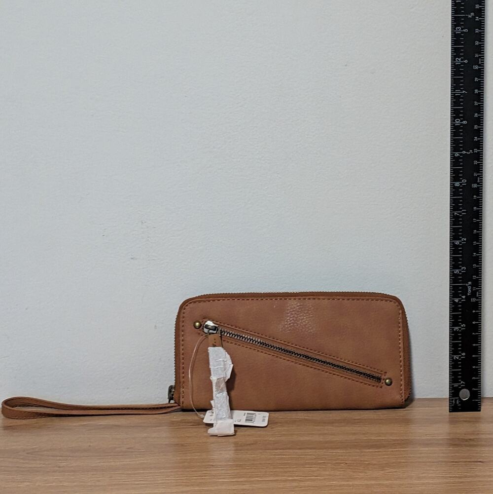 NWT Free People Distressed Vegan Leather Wallet Wristlet Clutch Brown